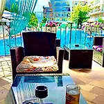 Grand Kamelia Complex דירה